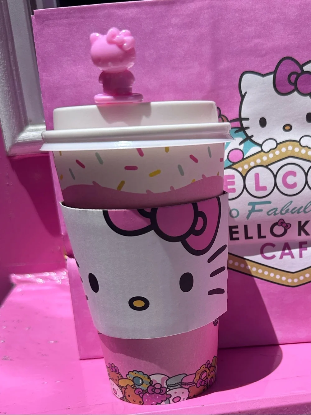 Hello Kitty Cafe Coffee Cup with Reusable Hello Kitty Shaped Coffee Stopper